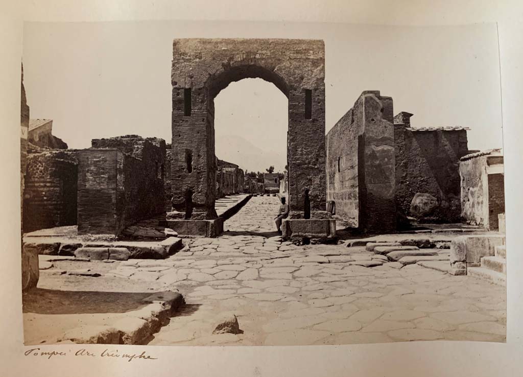 Arch of Caligula, at south end of Via Mercurio. Looking north from junction with Via della Fortuna. 
Album by M. Amodio, c.1880, entitled “Pompei, destroyed on 23 November 79, discovered in 1748”.
Photo courtesy of Rick Bauer.
