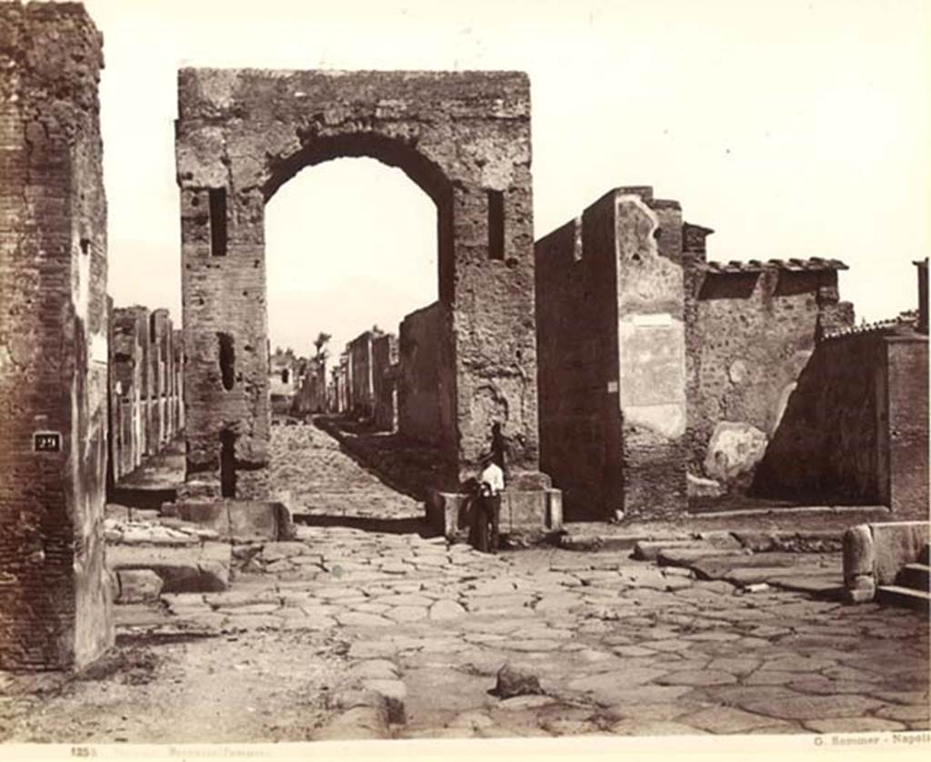 Arch of Caligula. c.1880-1890. G. Sommer no. 1255. Looking north from Via del Foro through the Arch of Caligula towards Via di Mercurio. Photo courtesy of Rick Bauer.
