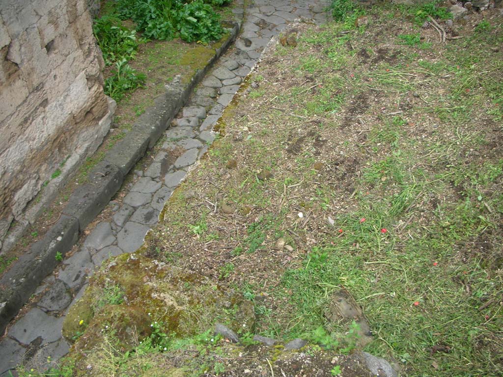 Nola Gate, Pompeii. May 2010. Upper south side. Photo courtesy of Ivo van der Graaff.