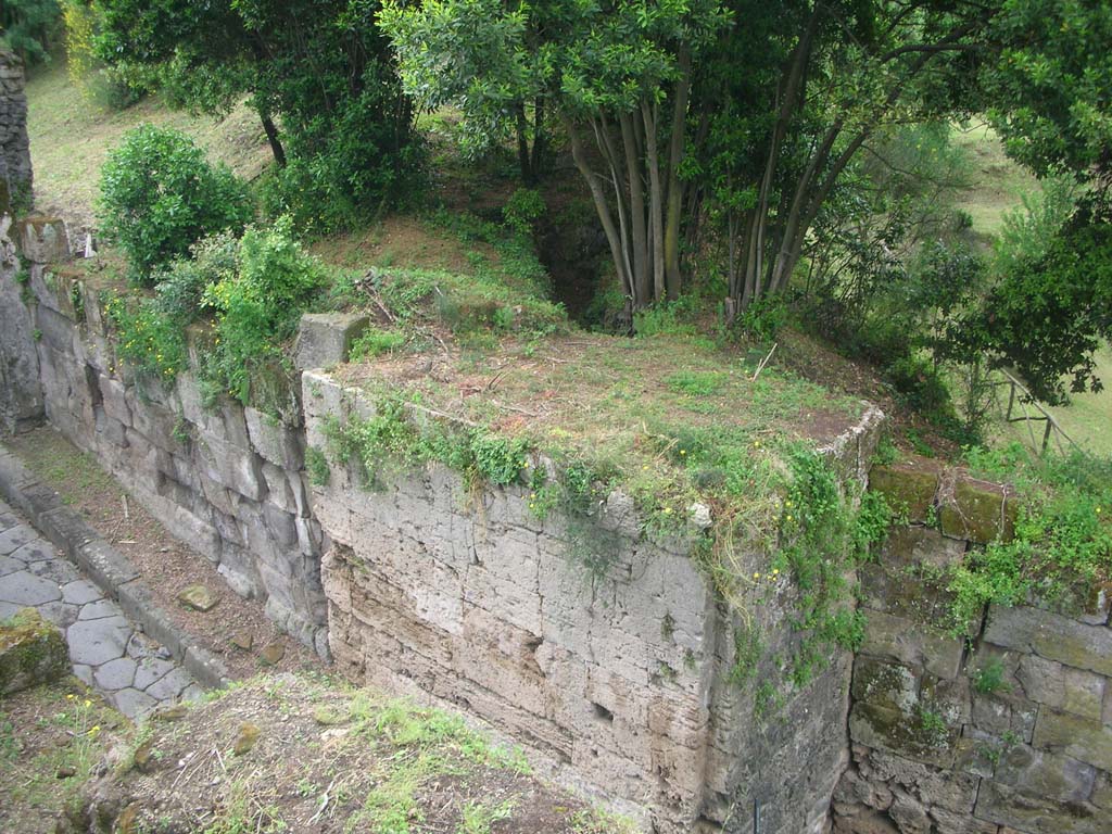 Nola Gate, Pompeii. May 2010. 
Looking west along upper north side wall of gate, with line of inner city wall, in centre. Photo courtesy of Ivo van der Graaff.

