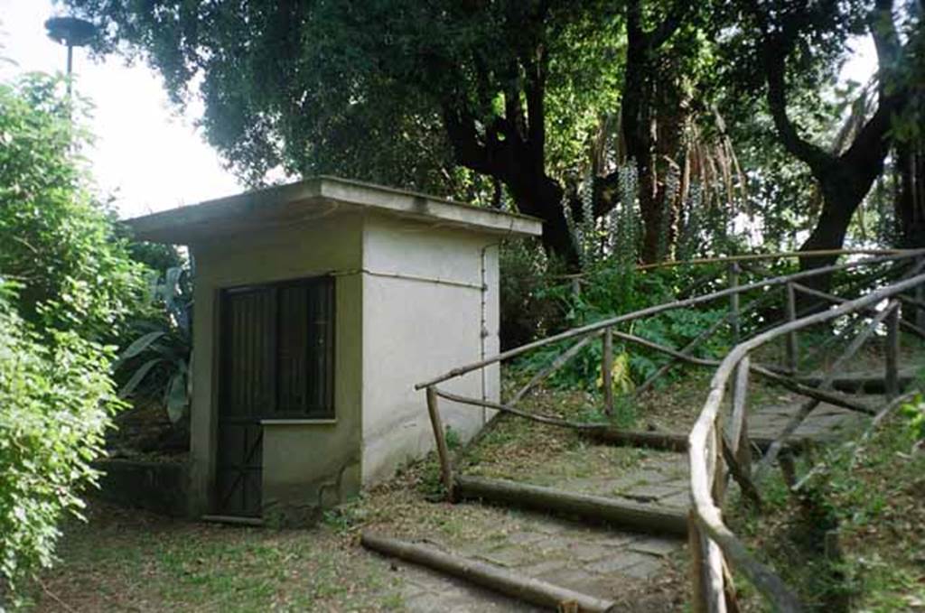 Old Nola entrance to Pompeii Scavi. June 2010. Steps and hut. Photo courtesy of Rick Bauer.