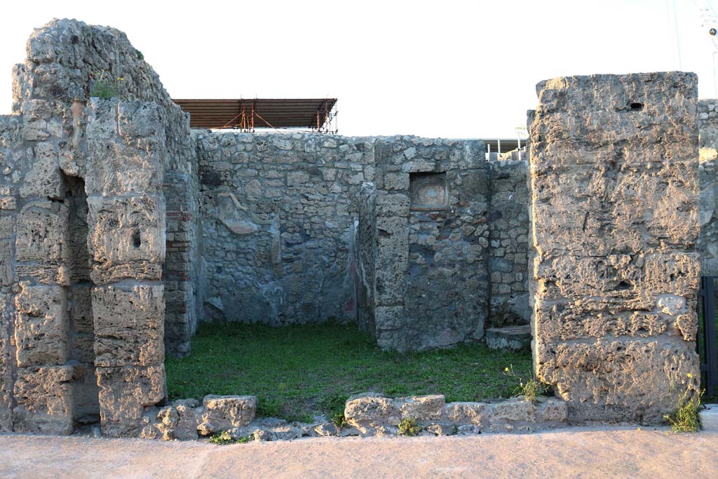 V.2.14, Pompeii. December 2018. Looking north to entrance doorway on Via di Nola. Photo courtesy of Aude Durand.