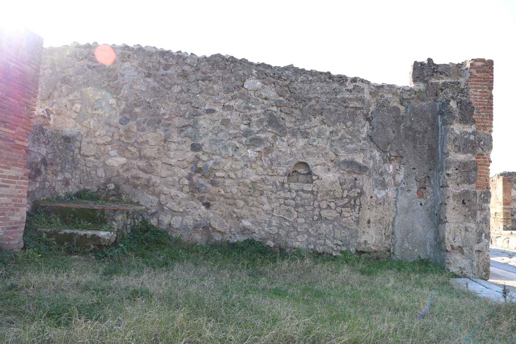 VII.3.11, Pompeii. December 2018. Looking towards west wall with niche. Photo courtesy of Aude Durand.