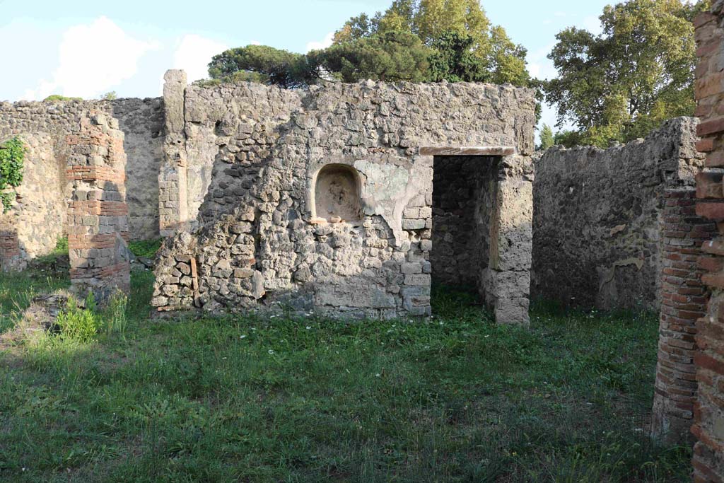 I.2.24 Pompeii. September 2018. 
Looking across atrium towards south wall, on the right is the entrance corridor. Photo courtesy of Aude Durand.
