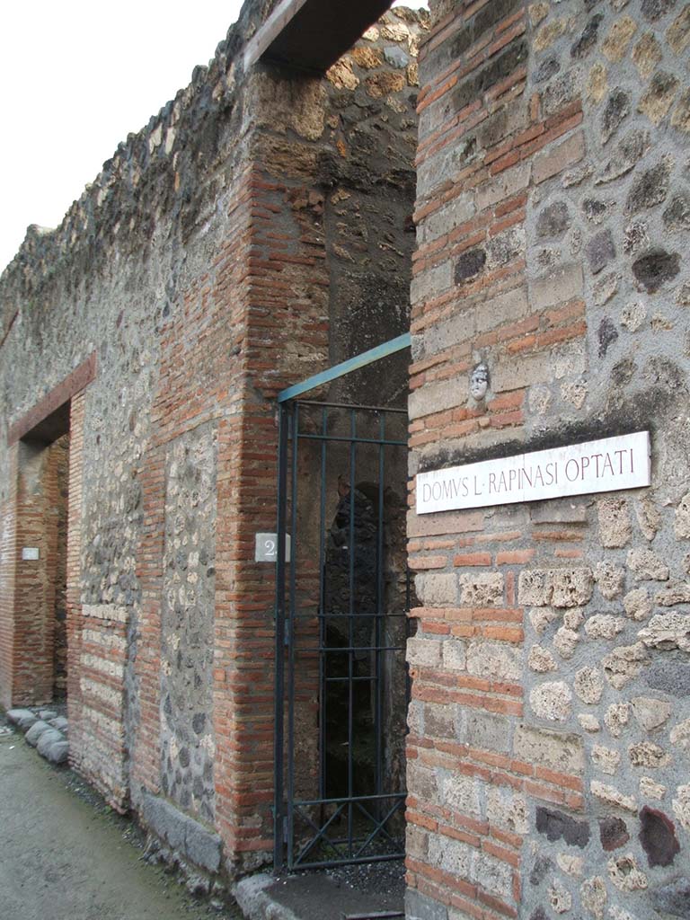 I.4.25 Pompeii. December 2004. Looking towards east side of entrance and staircase.