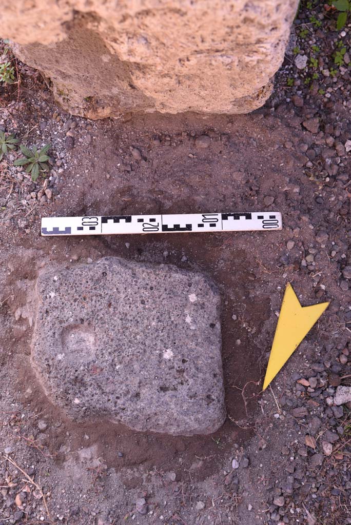 I.4.25 Pompeii. October 2019. Room 49, detail from doorway threshold.
Foto Tobias Busen, ERC Grant 681269 DCOR
