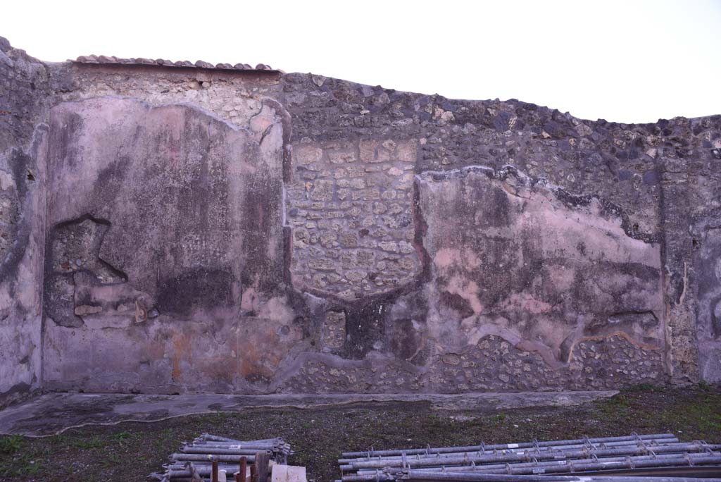 I.4.25 Pompeii. October 2019. Room 35, south wall.
Foto Tobias Busen, ERC Grant 681269 DÉCOR.
