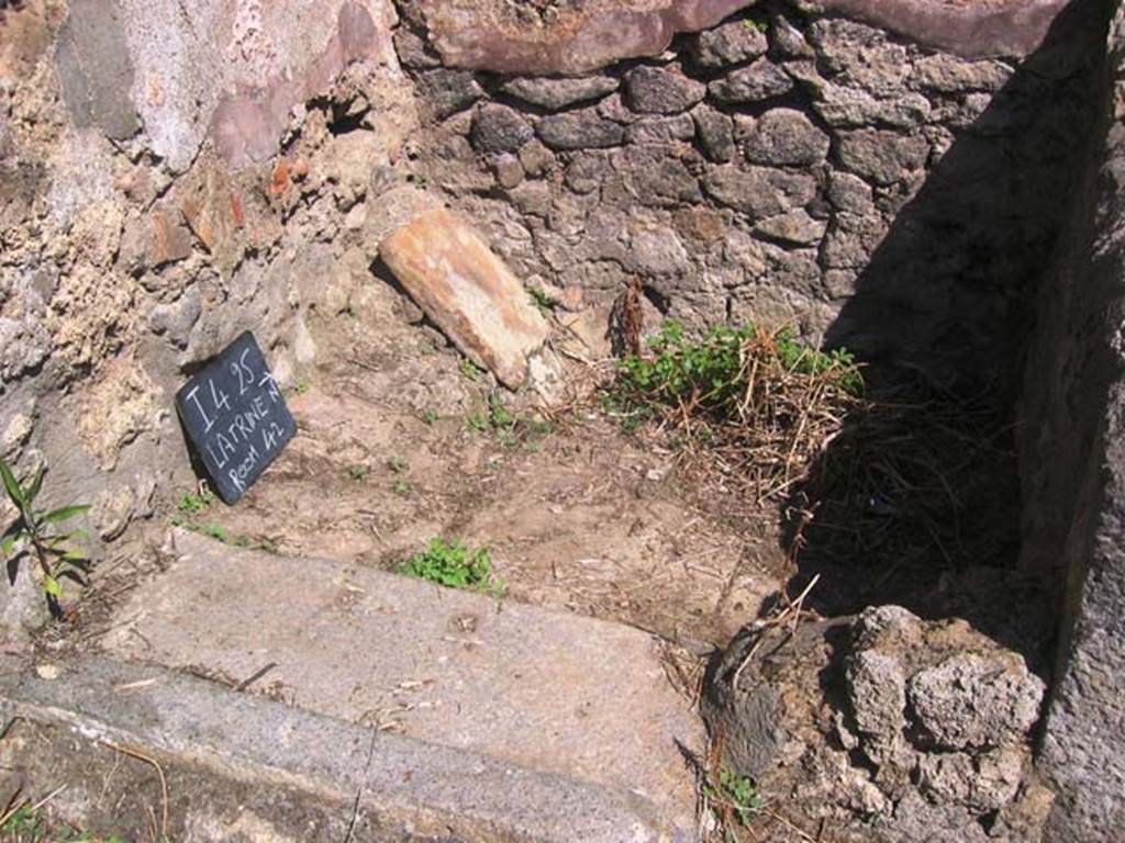 I.4.25/I.4.5 July 2008. Latrine in north-west corner of kitchen area. Photo courtesy of Barry Hobson.