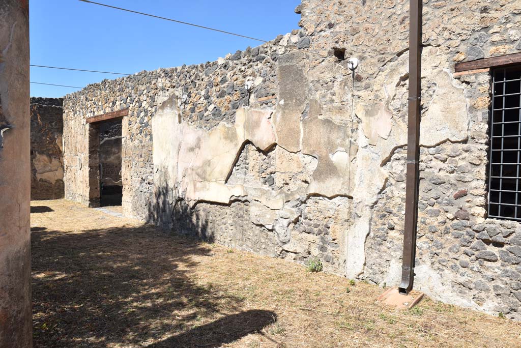 I.4.25 Pompeii. September 2020. Upper Peristyle 56, looking west along north wall.
Foto Tobias Busen, ERC Grant 681269 DÉCOR


