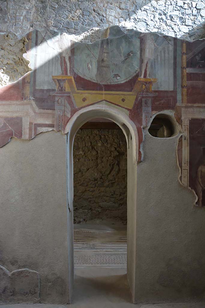 I.6.2 Pompeii. September 2019. Looking towards arched doorway in south wall of frigidarium.
Foto Annette Haug, ERC Grant 681269 DÉCOR.
