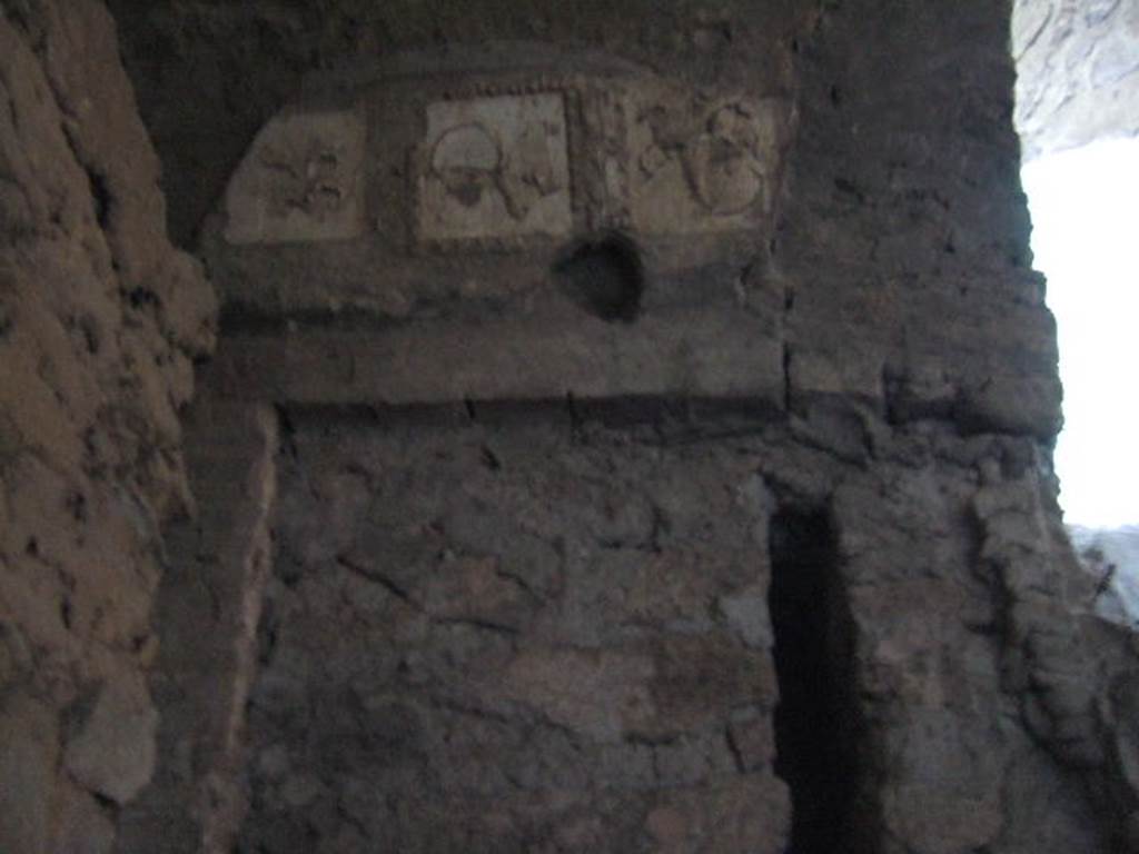 I.6.2 Pompeii. May 2006. Cryptoporticus. Remains of stucco.   