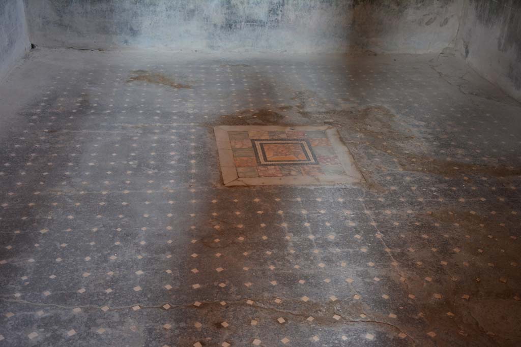 I.6.15 Pompeii. March 2019. Room 12, looking north across mosaic floor.
Foto Annette Haug, ERC Grant 681269 DÉCOR
