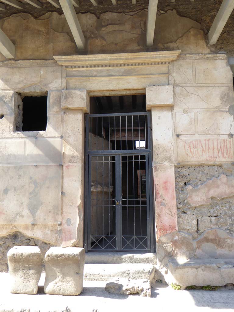 I.6.15 Pompeii. September 2018. Looking north to entrance doorway.           
Foto Annette Haug, ERC Grant 681269 DÉCOR
