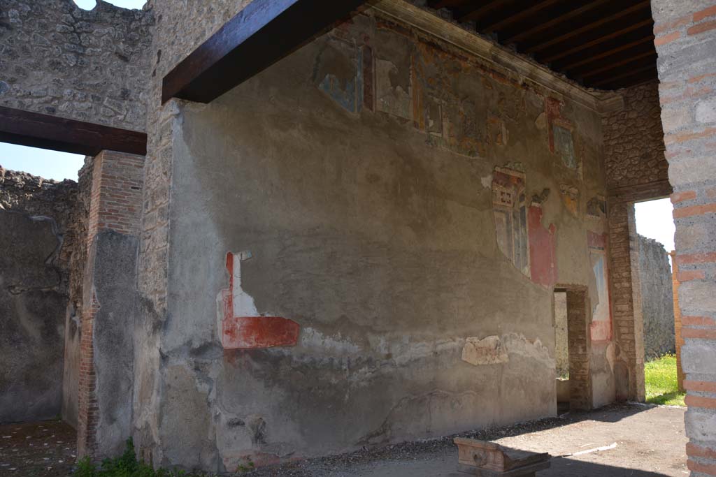 I.9.1 Pompeii. October 2019. Room 7, looking south along east wall of tablinum.
Foto Annette Haug, ERC Grant 681269 DÉCOR.
