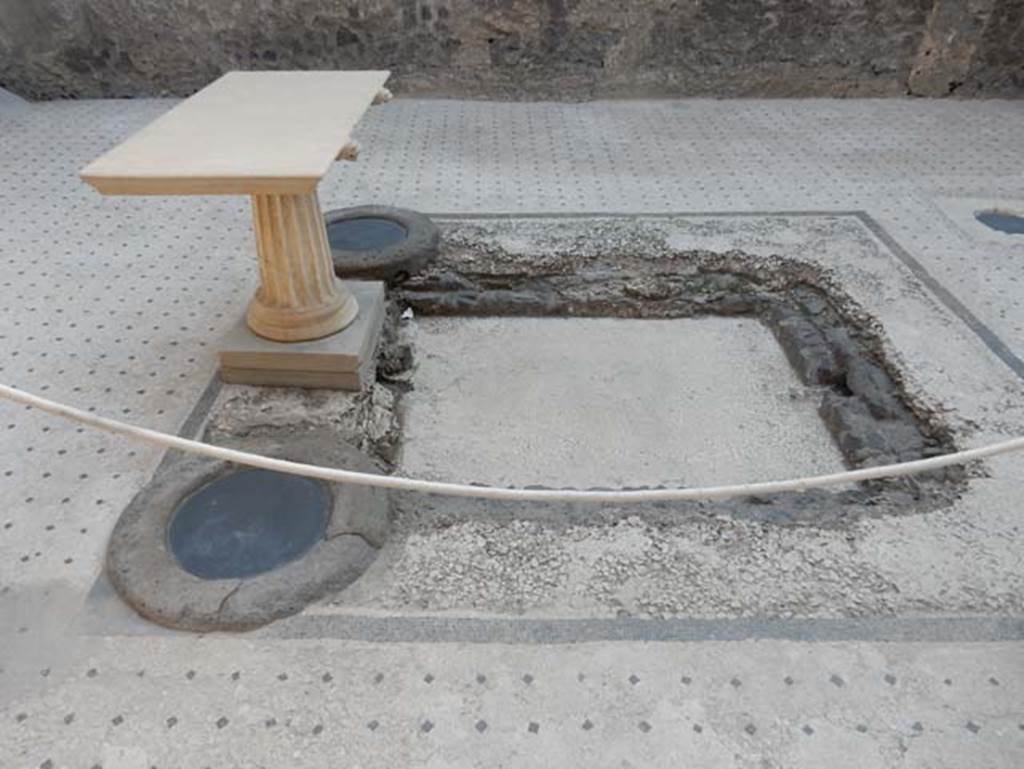 I.9.5 Pompeii. May 2017. Room 3, looking west across impluvium in atrium. Photo courtesy of Buzz Ferebee.
