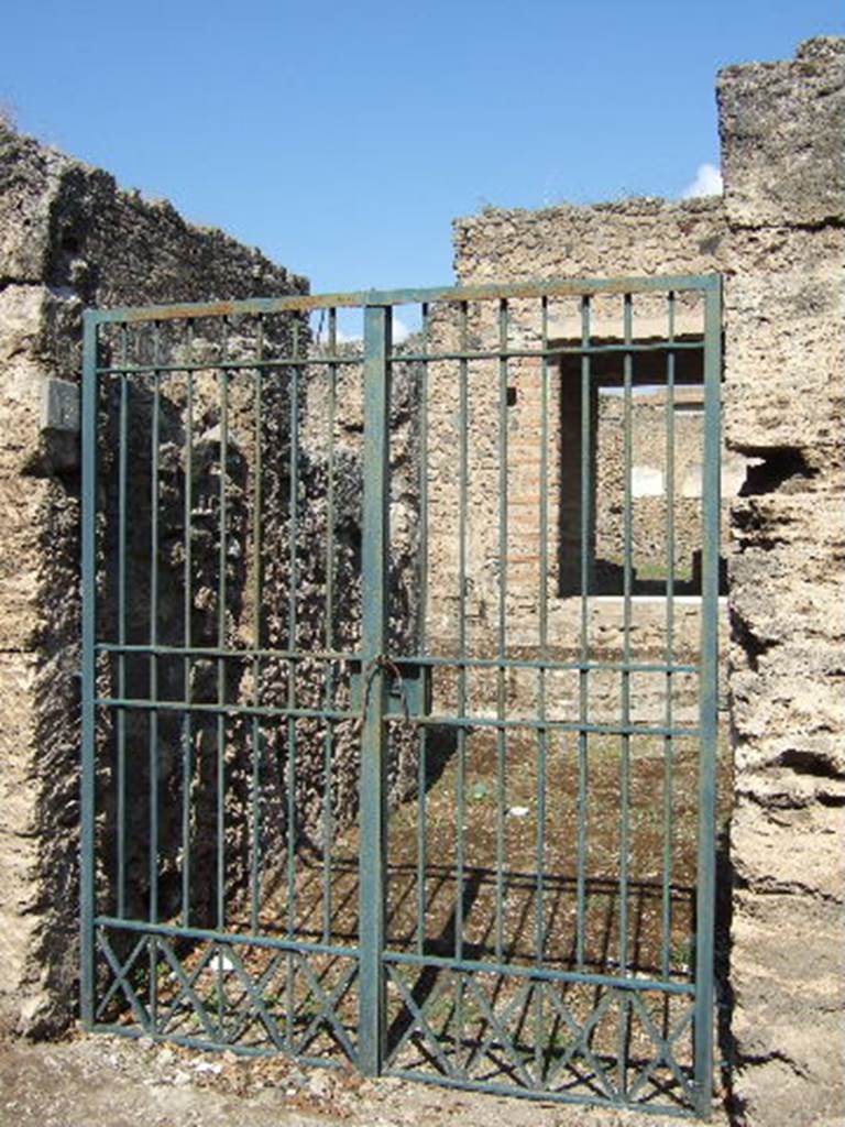 I.9.12  Pompeii. September 2005.  Entrance.