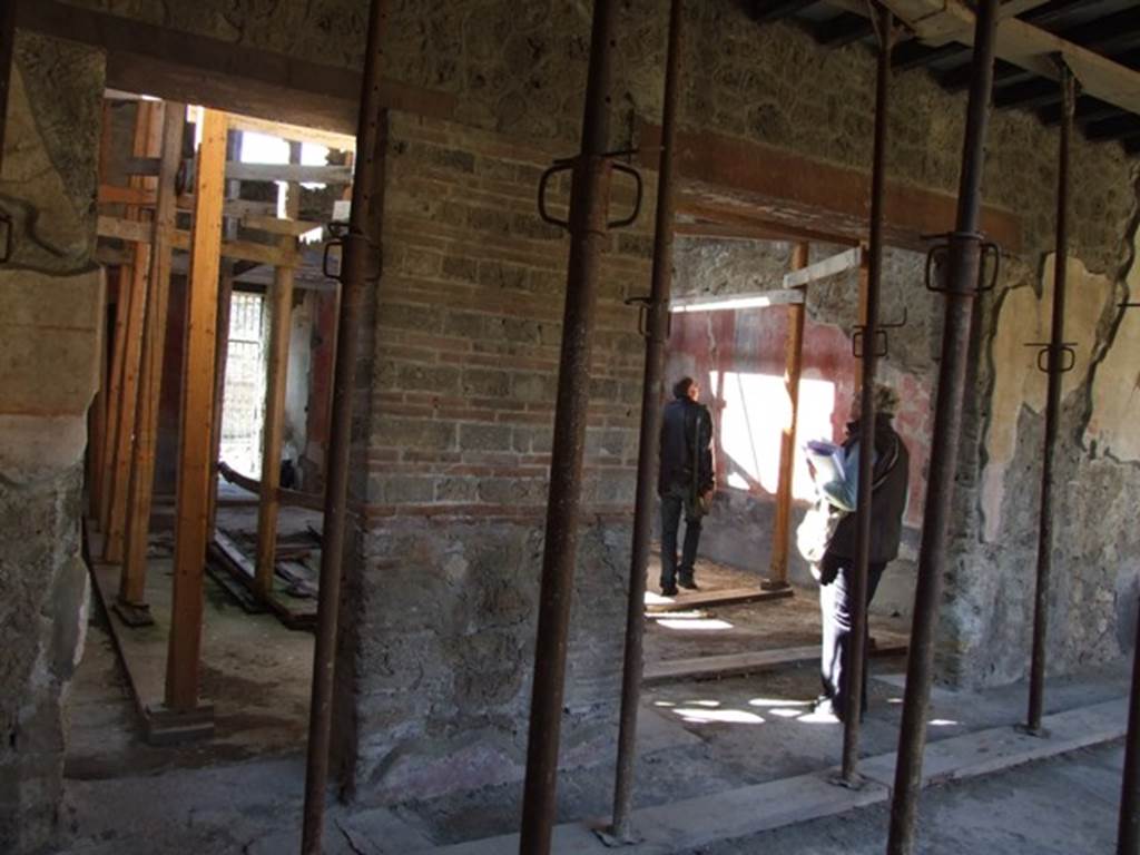 I.10.11 Pompeii. March 2009. Room 10, west wall of peristyle with doorway to atrium.