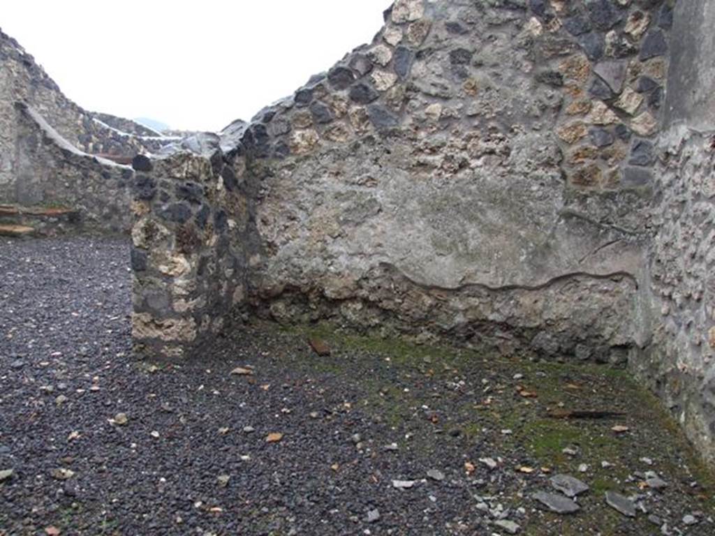 I.11.15 Pompeii. December 2007. Room 3, cubiculum on south side of entrance.