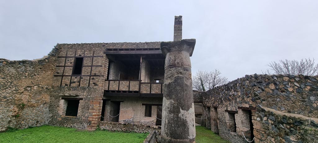 I.11.15 Pompeii. January 2023. 
Room 10, looking east across garden area, with rooms on south side of corridor 6, on right. Photo courtesy of Miriam Colomer.

