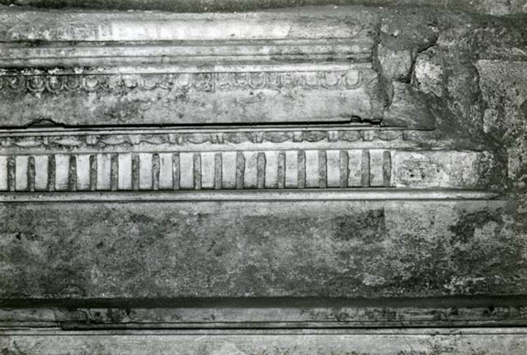 I.15.3 Pompeii. 1979. Room 6. House of Ship Europa, W cubiculum, detail of execution N wall.  
Photo courtesy of Anne Laidlaw.
American Academy in Rome, Photographic Archive. Laidlaw collection _P_79_1_11.
