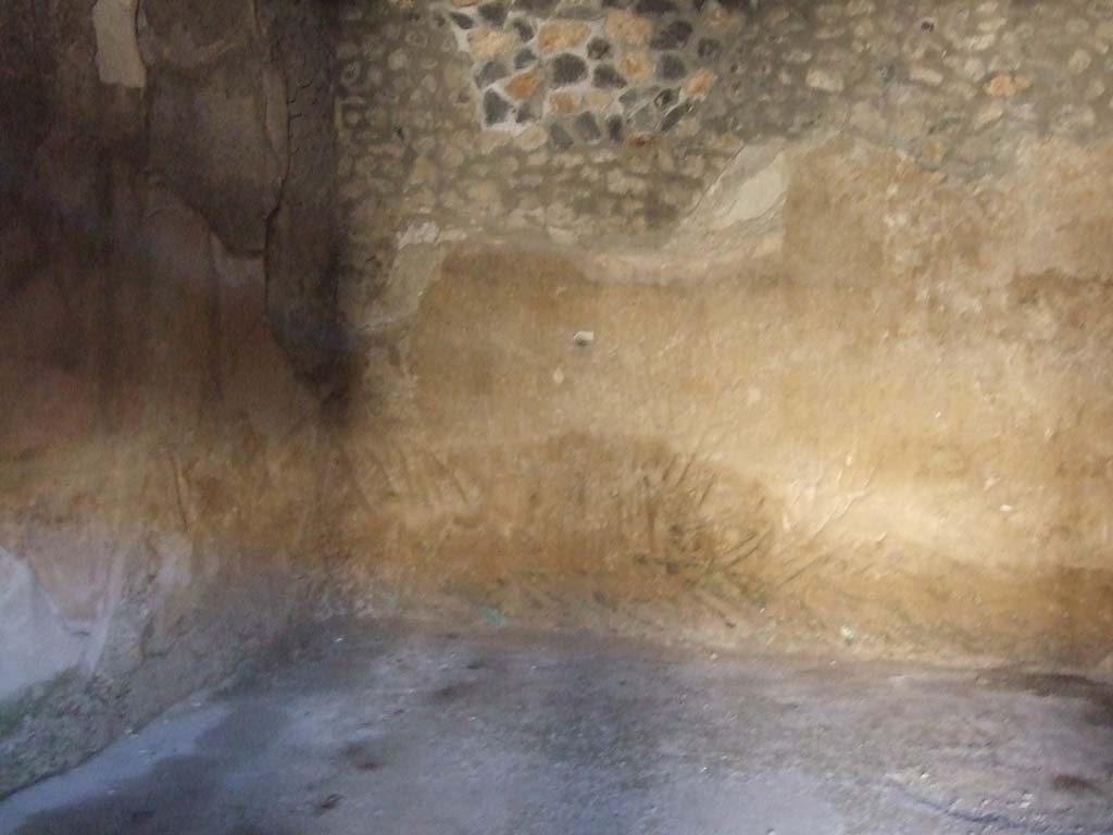 I.15.3 Pompeii. December 2006. South-east corner of triclinium 12.