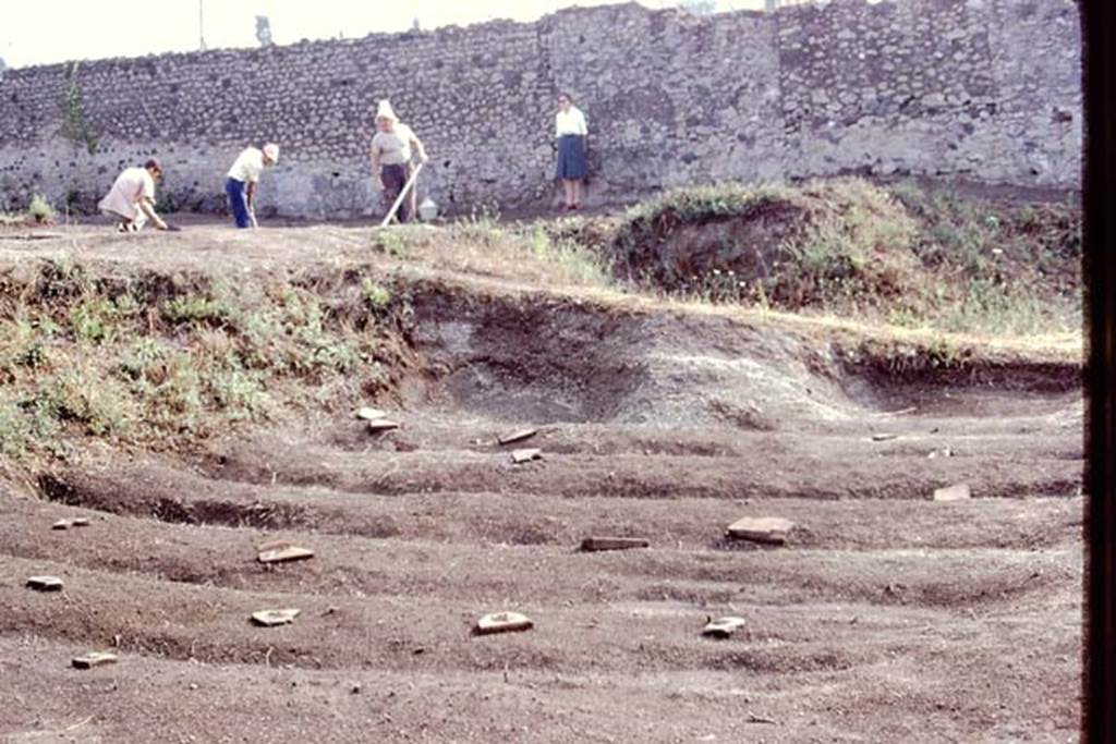 I.15.3 Pompeii. 1972. Looking towards east. Photo by Stanley A. Jashemski. 
Source: The Wilhelmina and Stanley A. Jashemski archive in the University of Maryland Library, Special Collections (See collection page) and made available under the Creative Commons Attribution-Non Commercial License v.4. See Licence and use details. J72f0246

