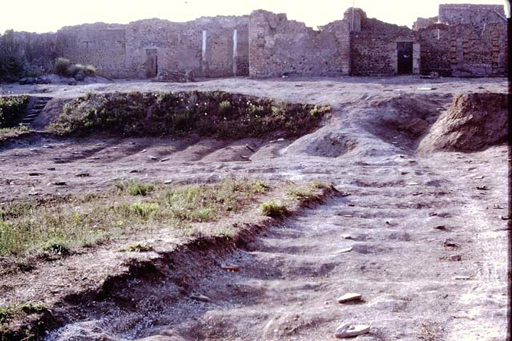 I.15.3 Pompeii. 1972. Looking north. Photo by Stanley A. Jashemski. 
Source: The Wilhelmina and Stanley A. Jashemski archive in the University of Maryland Library, Special Collections (See collection page) and made available under the Creative Commons Attribution-Non Commercial License v.4. See Licence and use details. J72f0377
