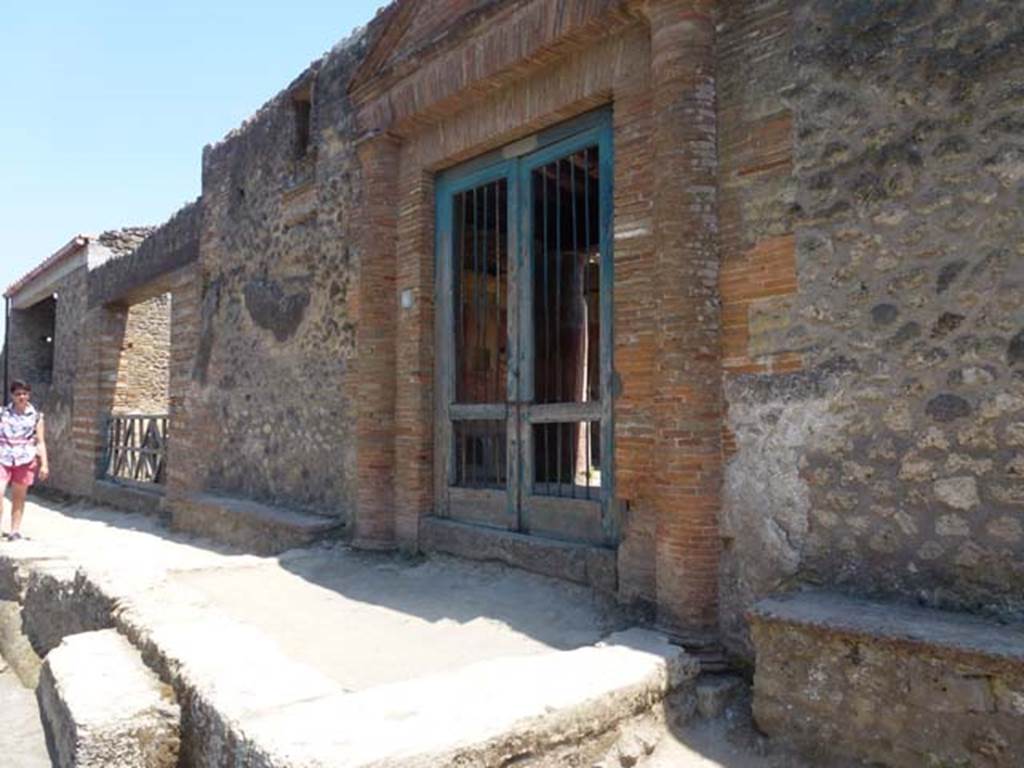 II.4.6 Pompeii. June 2012. Entrance doorway. Photo courtesy of Michael Binns.