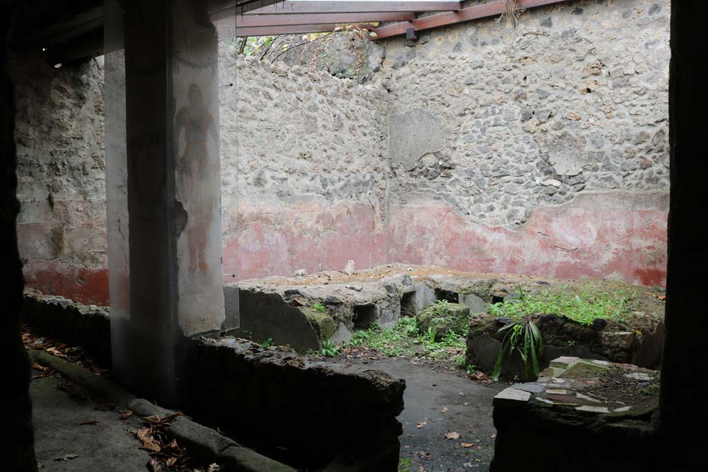 II.9.1 Pompeii. December 2018.Summer triclinium 8, looking south-east. Photo courtesy of Aude Durand.