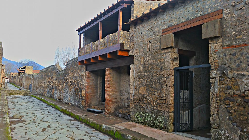 II.9.4 Pompeii. 2017/2018/2019. Entrance doorway, on right, on east side of Via di Nocera. Photo courtesy of Giuseppe Ciaramella.