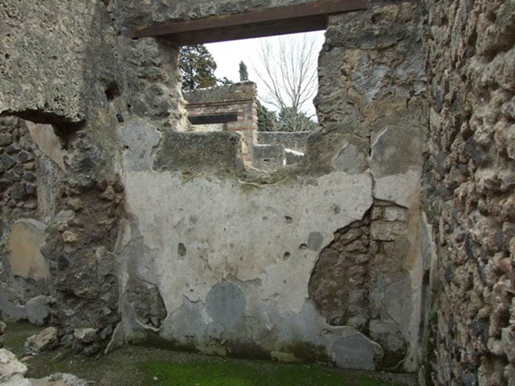 III.4.3  Pompeii.  March 2009.   Room 22.  South wall.