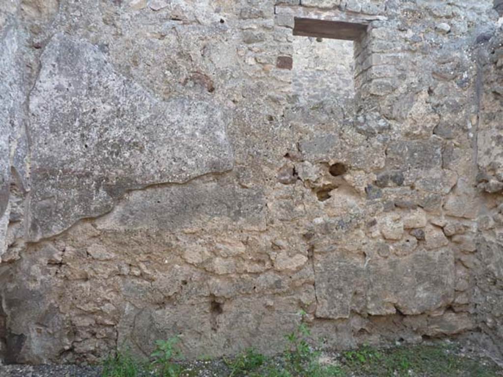 V.2.1 Pompeii. September 2015. West wall of second room.