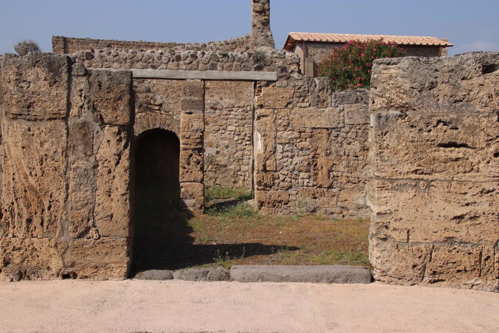 V.2.3 Pompeii. October 2023. Looking north towards entrance doorway. Photo courtesy of Klaus Heese.