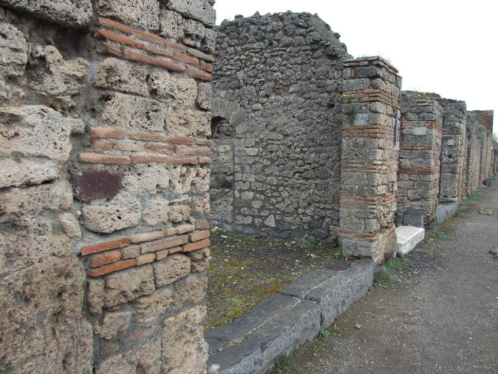 V.3.3 Pompeii. May 2010. Entrance, looking east along Via di Nola.