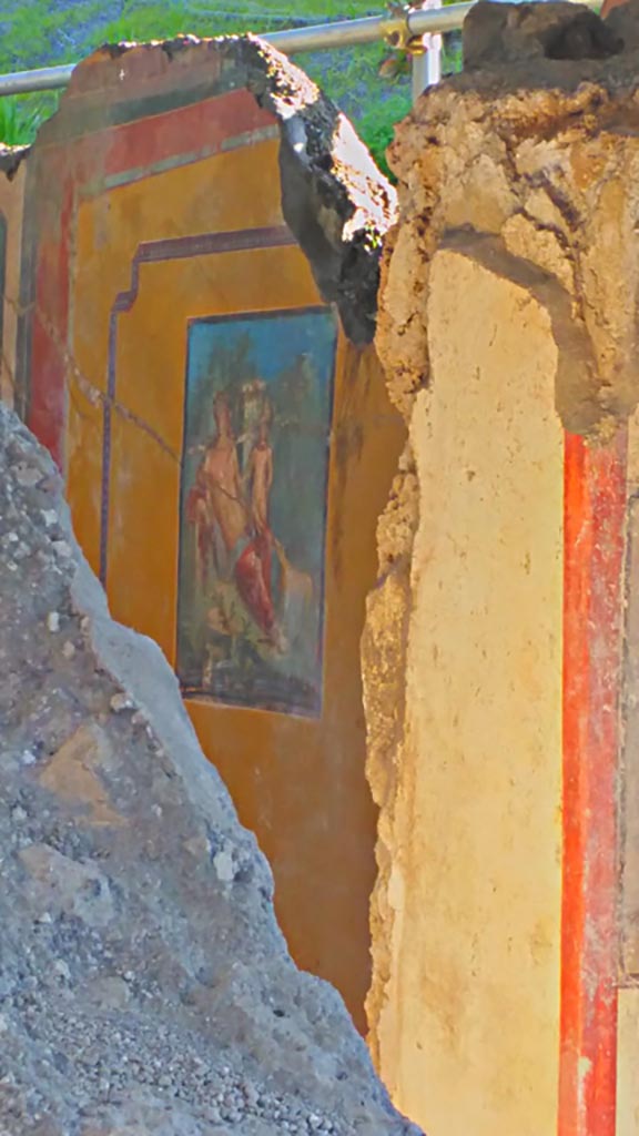 V.6.12 Pompeii. December 2019. 
Looking south-east from entrance corridor Amb. 8 towards south wall of atrium Amb. 25 with fresco of Narcissus. 
Photo courtesy of Giuseppe Ciaramella.

