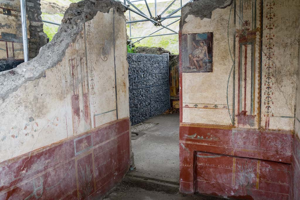 V.6.12, Pompeii. January 2020. Amb. 9. Looking towards east wall in cubiculum with doorway to atrium. Photo courtesy of Johannes Eber.