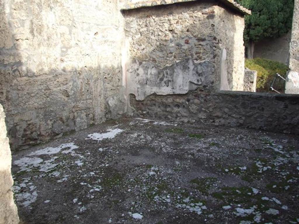 VI.1.10 Pompeii. December 2007. Room 5, looking north-east from doorway.