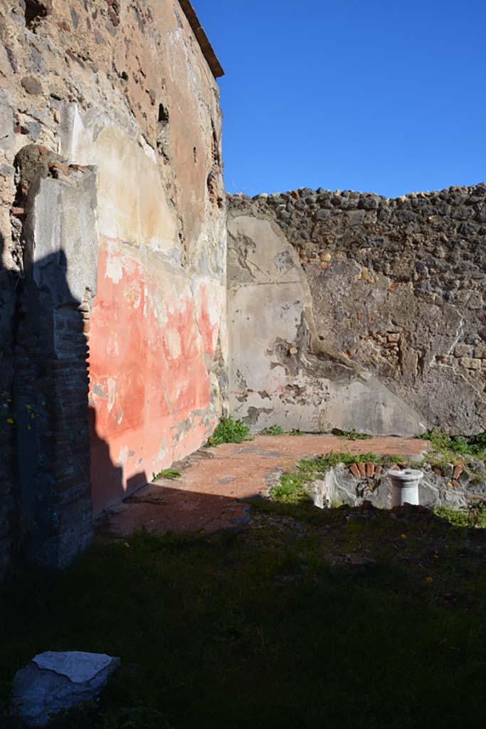 VI.2.4 Pompeii. December 2017. Looking east across summer triclinium.
Foto Annette Haug, ERC Grant 681269 DÉCOR.
