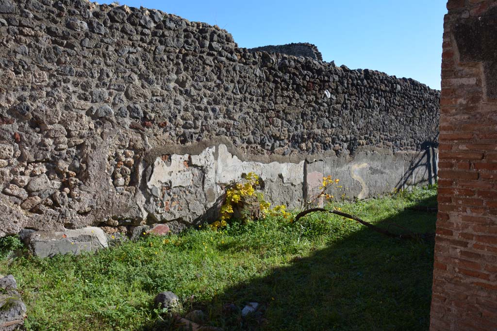 VI.2.4 Pompeii. December 2017. Looking south along east wall.
Foto Annette Haug, ERC Grant 681269 DÉCOR.
