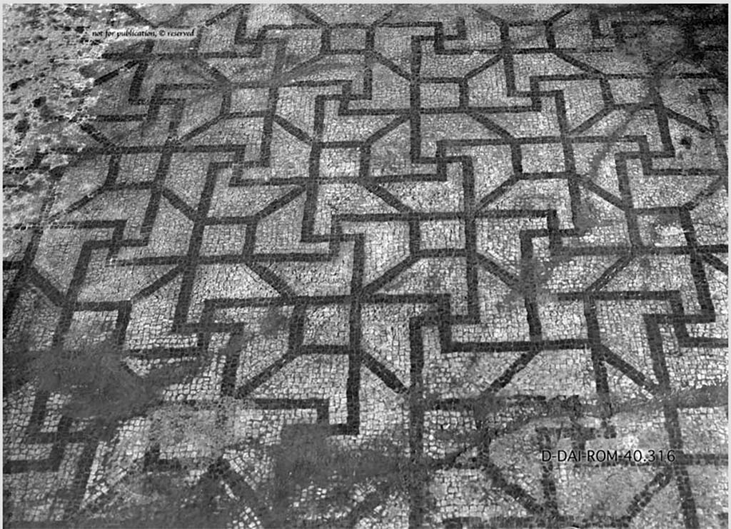 VI.2.4 Pompeii. 1938. Photo by Pernice of floor mosaic in diaeta/cubiculum 33. 
See Pernice, E., 1938. Pavimente und Figürliche Mosaiken: Die Hellenistische Kunst in Pompeji, Band VI. Berlin: de Gruyter, Taf. 10,6.
DAIR 40.316. Photo © Deutsches Archäologisches Institut, Abteilung Rom, Arkiv. 
