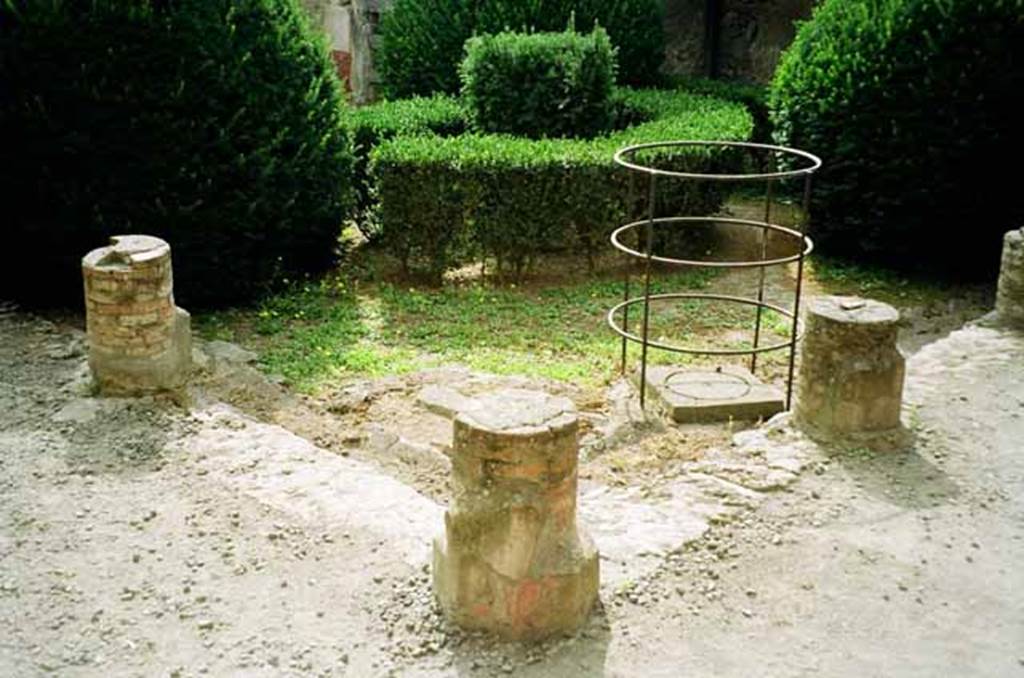 VI.2.4 Pompeii. June 2010. Looking south-west across portico of garden apartment.Photo courtesy of Rick Bauer.