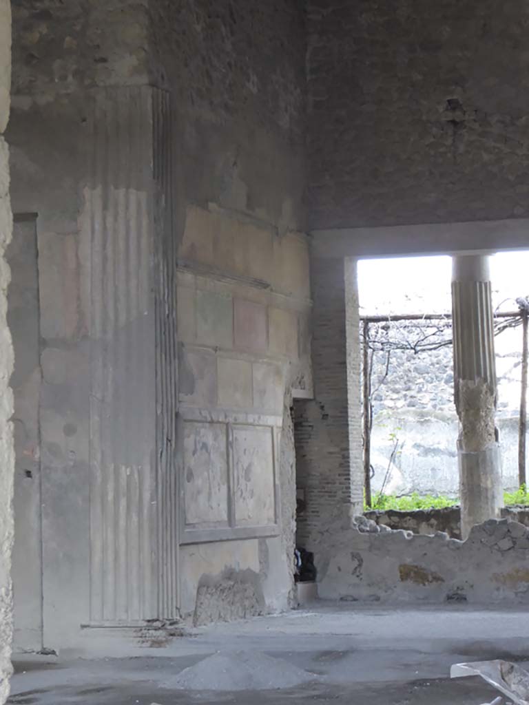 VI.2.4 Pompeii, January 2017. Looking towards north wall of tablinum, from atrium.
Foto Annette Haug, ERC Grant 681269 DÉCOR.

