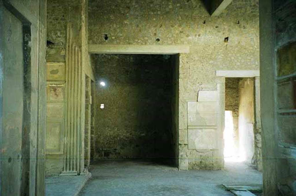 VI.2.4 Pompeii. June 2010. Looking across atrium, from north ala to south ala, and room with door through to garden apartments.Photo courtesy of Rick Bauer.
