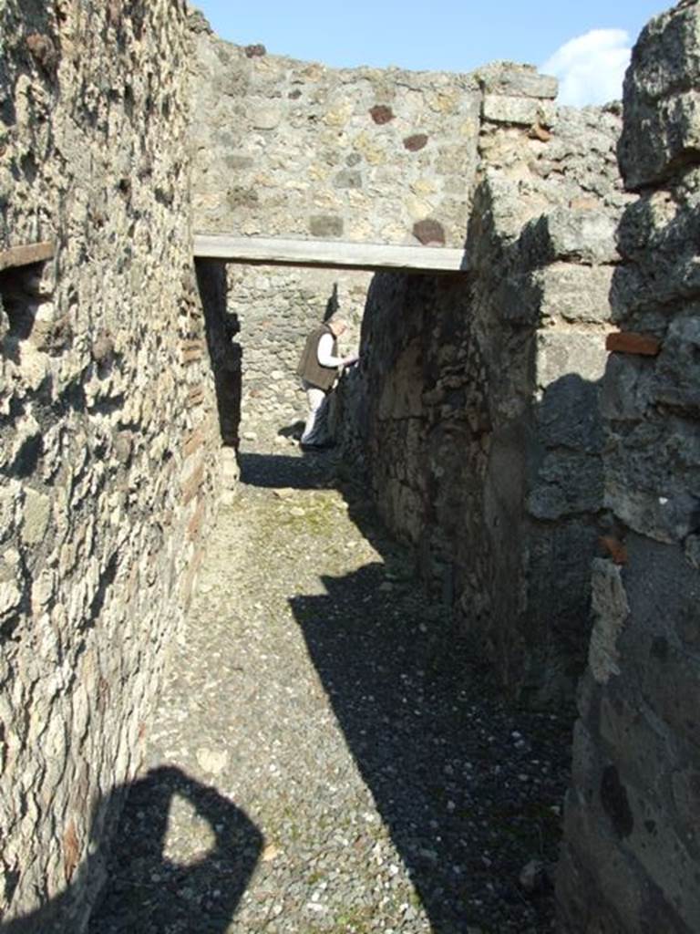 VI.7.3 Pompeii. March 2009. Room 6, corridor leading to garden. Looking east.