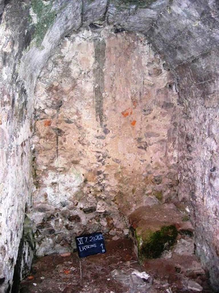 VI.7.20/21/22 Pompeii. July 2008. Looking north in latrine. Photo courtesy of Barry Hobson.