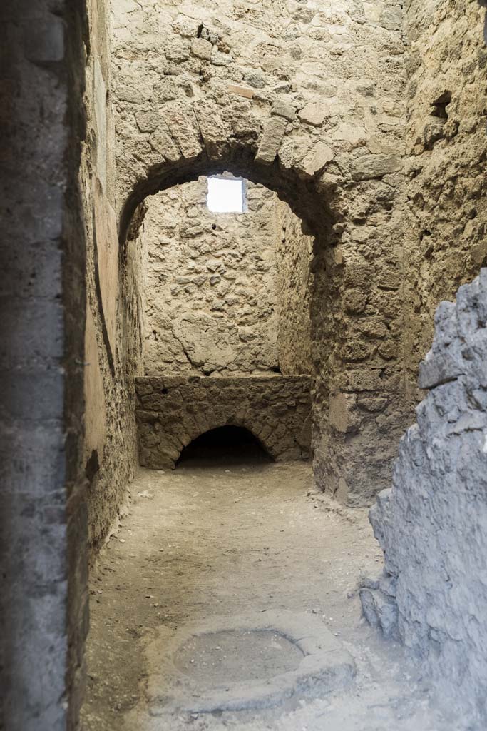 VI.8.3/5 Pompeii. April 2022. 
Room 13, looking through doorway into kitchen area. Photo courtesy of Johannes Eber.
