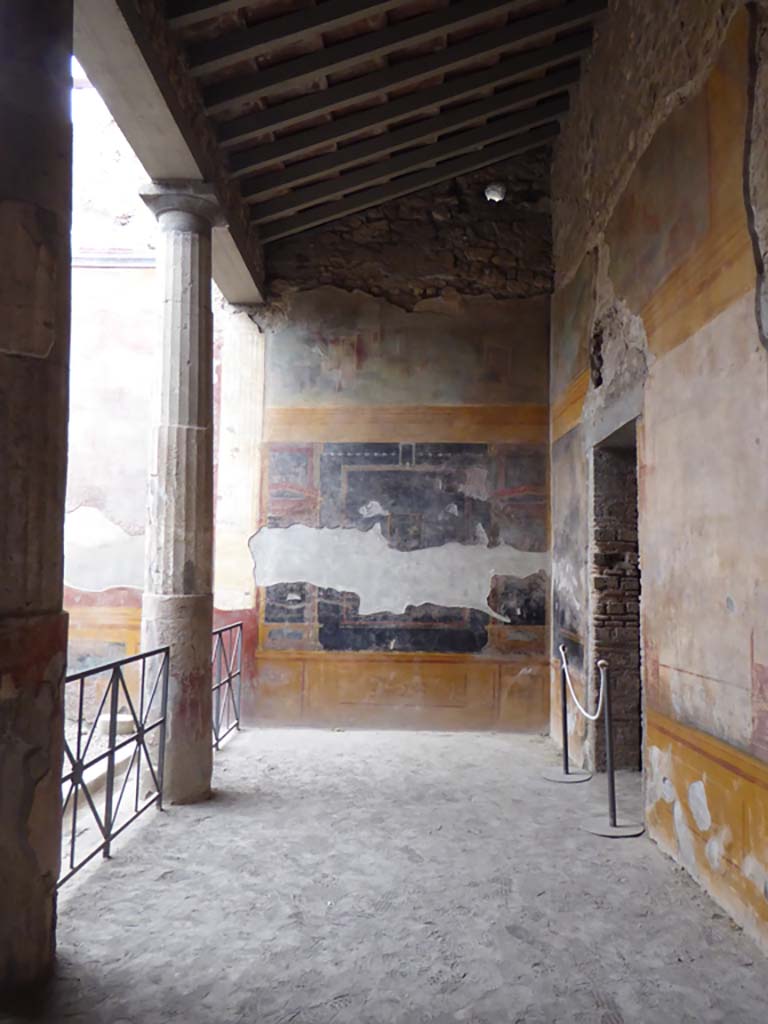 VI.8.23 Pompeii. September 2017. Looking west along north portico of garden area.
Foto Annette Haug, ERC Grant 681269 DÉCOR.
