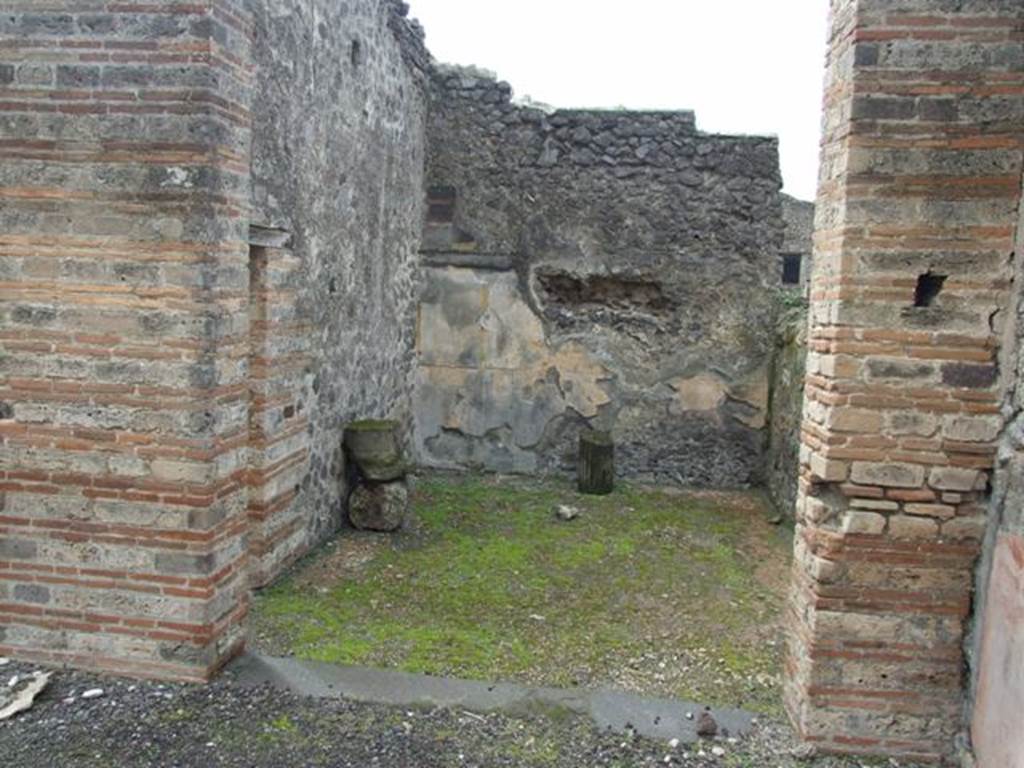 VI.10.6 Pompeii.  March 2009.  Room 14.  Exedra.