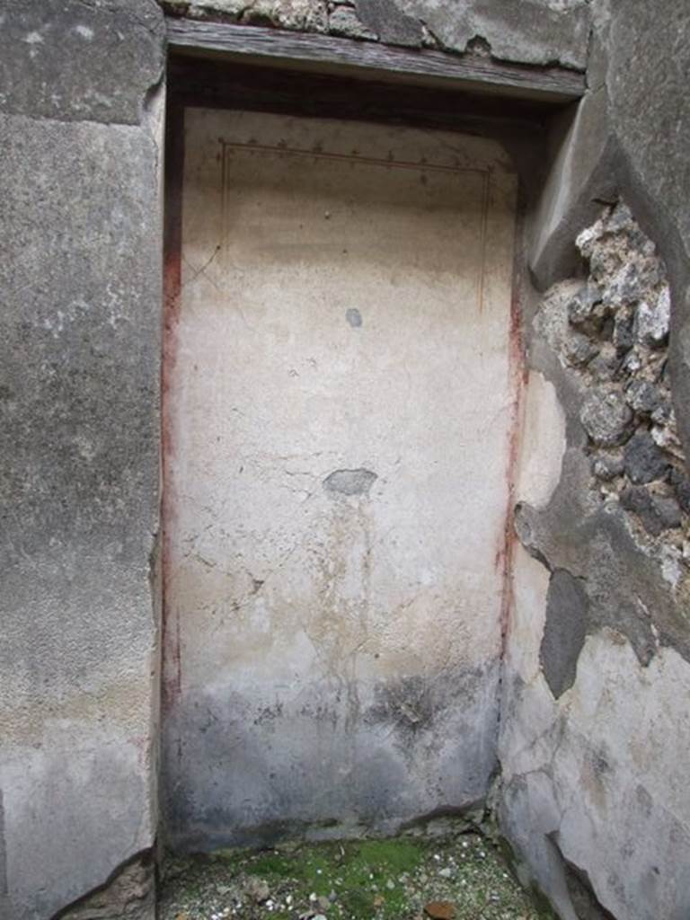 VI.10.11 Pompeii.  March 2009.  Room 12.  Cubiculum on west side of atrium.  Recess in south east corner.