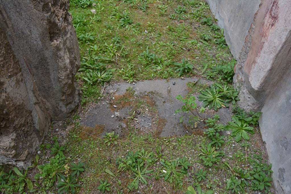 VI.11.9 Pompeii. October 2017. Room 5, threshold or sill of doorway from corridor 4.
Foto Annette Haug, ERC Grant 681269 DCOR

